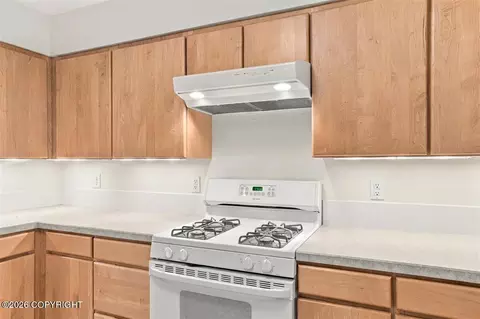 Kitchen - 520 Oceanview Dr, Anchorage, AK 99515 photo 3 of 5
