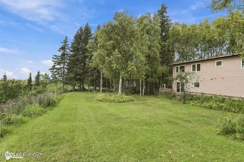 Exterior - 520 Oceanview Dr, Anchorage, AK 99515 photo 4 of 9