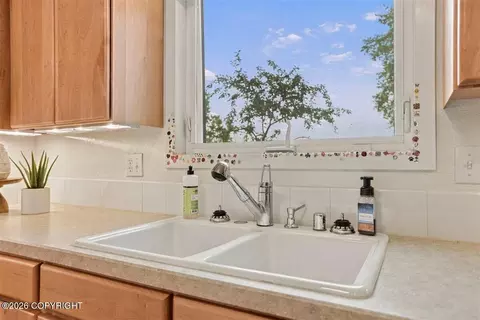 Kitchen - 520 Oceanview Dr, Anchorage, AK 99515 photo 2 of 5