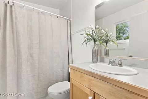 Bath - 520 Oceanview Dr, Anchorage, AK 99515 photo 4 of 4