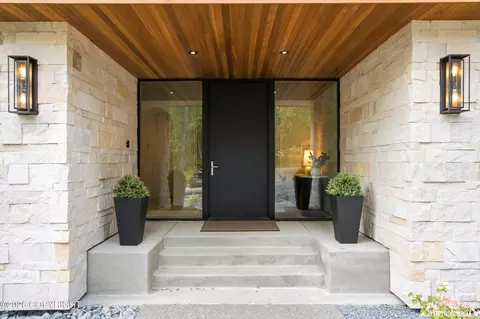 Entry Way - 12790 Gander St, Anchorage, AK 99516 photo 1 of 8