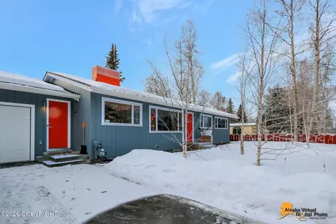 1936 Wildwood Ln, Anchorage, AK 99517