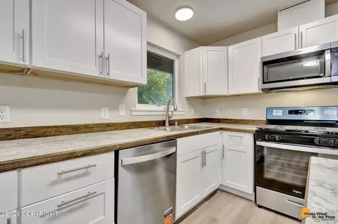 Kitchen - 701 E 54th Ave, Anchorage, AK 99518 photo 4 of 4
