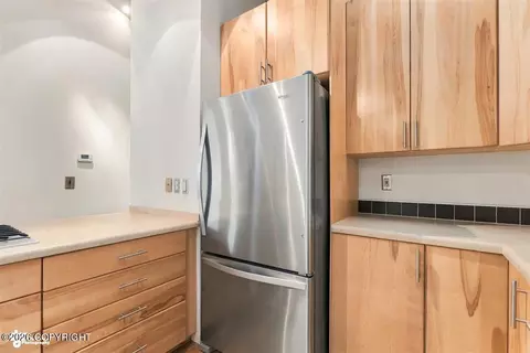 Kitchen - 18454 Amonson Rd, Chugiak, AK 99567 photo 4 of 6