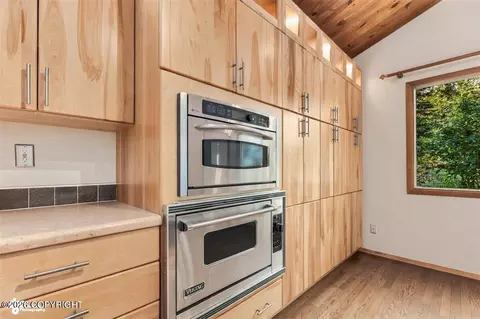 Kitchen - 18454 Amonson Rd, Chugiak, AK 99567 photo 6 of 6