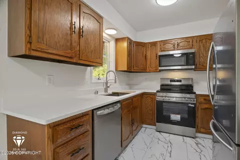 Kitchen - 17505 Baronoff Ave, Eagle River, AK 99577 photo 2 of 5