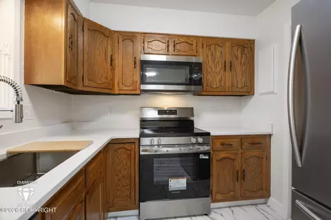 Kitchen - 17505 Baronoff Ave, Eagle River, AK 99577 photo 3 of 5