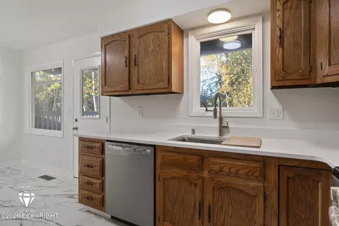 Kitchen - 17505 Baronoff Ave, Eagle River, AK 99577 photo 5 of 5