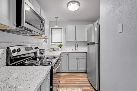 Kitchen - 11429 Heritage Ct # 1, Eagle River, AK 99577 photo 2 of 4
