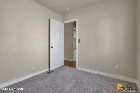 Bedroom - 5157 Chena Ave, Anchorage, AK 99508 photo 6 of 8