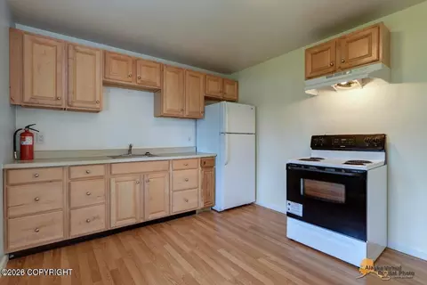 Kitchen - 5157 Chena Ave, Anchorage, AK 99508 photo 7 of 8