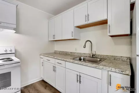 Kitchen - 5157 Chena Ave, Anchorage, AK 99508 photo 3 of 8