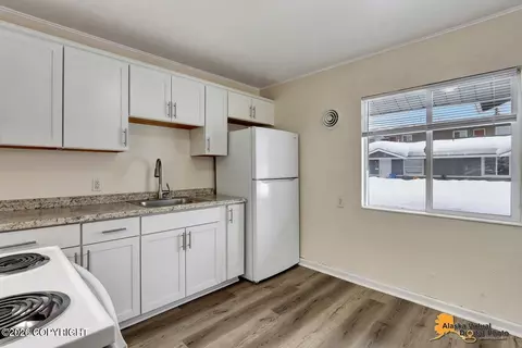 Kitchen - 5157 Chena Ave, Anchorage, AK 99508 photo 2 of 8