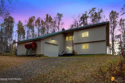 15486 E Sunshine Rd, Talkeetna, AK 99676
