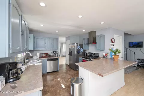 Kitchen - 8100 E 20th Ave, Anchorage, AK 99504 photo 3 of 5