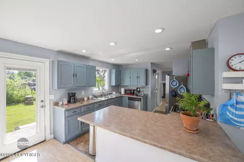 Kitchen - 8100 E 20th Ave, Anchorage, AK 99504 photo 1 of 5