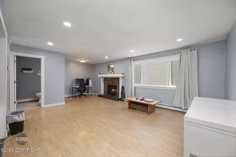 Living - 8100 E 20th Ave, Anchorage, AK 99504 photo 2 of 4