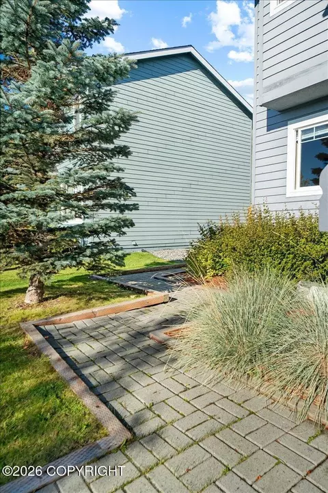 Exterior - 3316 Morgan Loop, Anchorage, AK 99516 photo 9 of 10