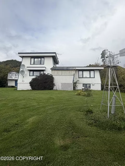 56692 Thurston Dr, Homer, AK 99603