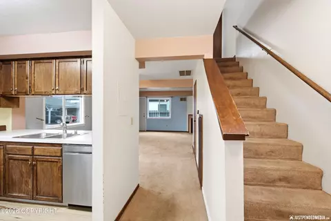 Entry Way - 4141 E 20th Ave # G30, Anchorage, AK 99508 photo 5 of 6