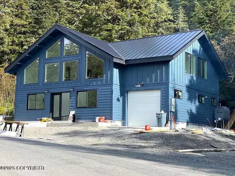 100 Cabin Ridge Rd, Cordova, AK 99574
