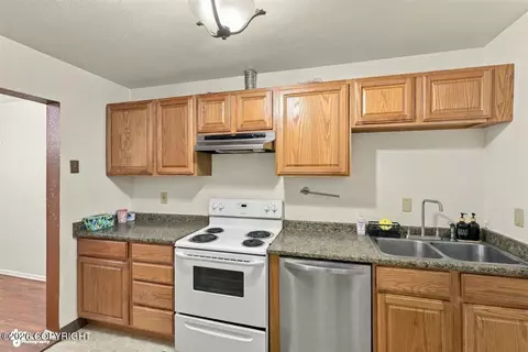 Kitchen - 1930 E 72nd Ave, Anchorage, AK 99507 photo 4 of 6
