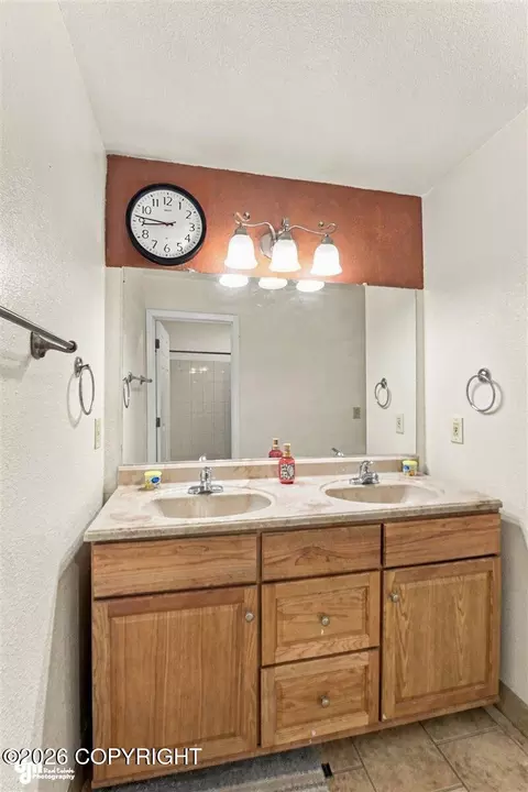 Bath - 1930 E 72nd Ave, Anchorage, AK 99507 photo 4 of 10