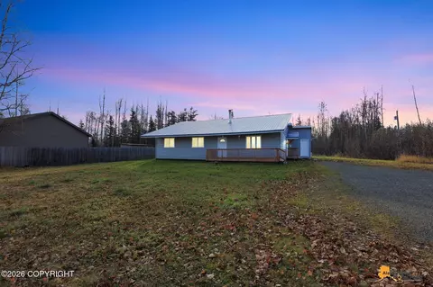 5870 W Phenix Ave, Wasilla, AK 99623