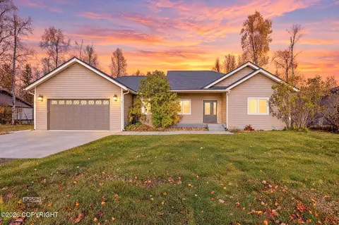 1480 S Kittiwake St, Wasilla, AK 99623
