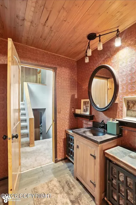 Bath - 24343 Thunderbird Dr, Chugiak, AK 99567 photo 6 of 9