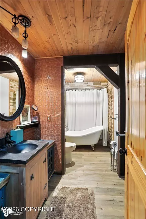 Bath - 24343 Thunderbird Dr, Chugiak, AK 99567 photo 5 of 9