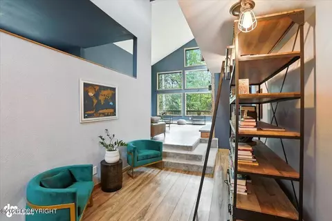 Entry Way - 24343 Thunderbird Dr, Chugiak, AK 99567 photo 5 of 9