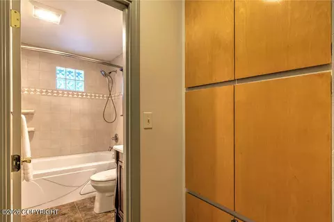 905 Lancaster Dr, Anchorage, AK 99503 photo 25