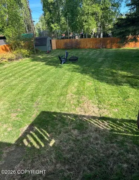 905 Lancaster Dr, Anchorage, AK 99503 photo 4