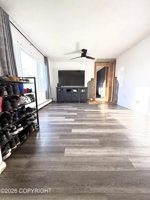 Living - 5419 E 4th Avenue Ave, Anchorage, AK 99508 photo 2 of 2