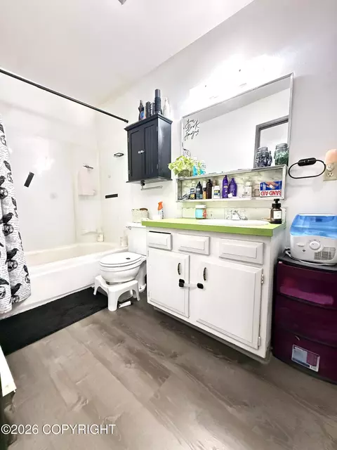Bath - 5419 E 4th Avenue Ave, Anchorage, AK 99508 photo 2 of 2