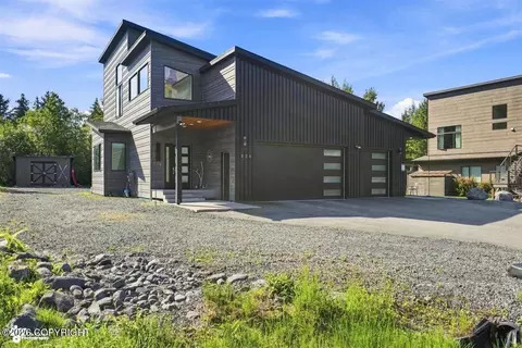 220 Tanner Cir, Girdwood, AK 99587