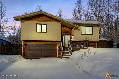 16627 Riddell Cir, Eagle River, AK 99577