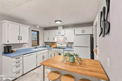 Kitchen - 11447 Targhee Loop, Eagle River, AK 99577 photo 2 of 3