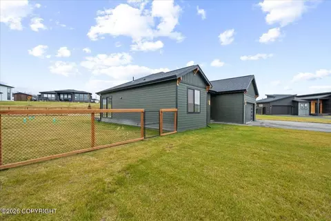 2402 S Sunrise View Cir, Palmer, AK 99645 | MLS# 26-13364 | 58 Photos ...