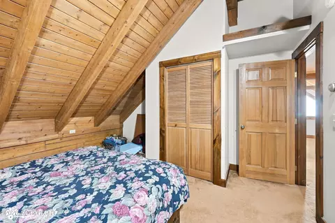 Bedroom - 66285 Bluff Dr, Ninilchik, AK 99639 photo 5 of 9