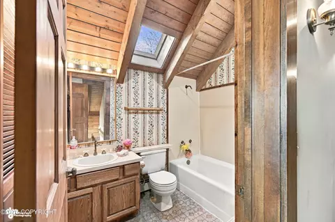 Bath - 66285 Bluff Dr, Ninilchik, AK 99639 photo 3 of 5