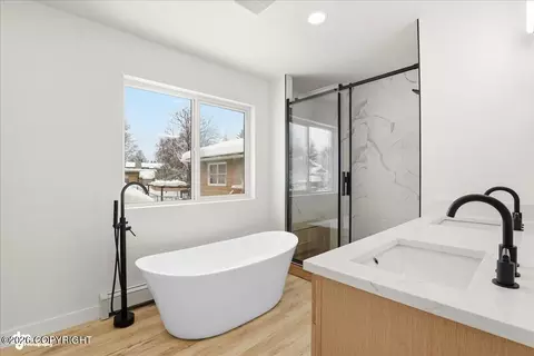Bath - 420 E 46th Pl, Anchorage, AK 99503 photo 3 of 4