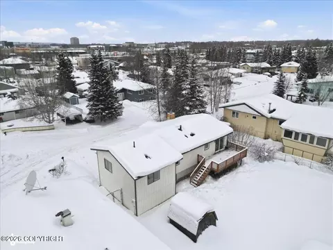 View/Area - 420 E 46th Pl, Anchorage, AK 99503 photo 7 of 9