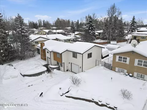 View/Area - 420 E 46th Pl, Anchorage, AK 99503 photo 8 of 9