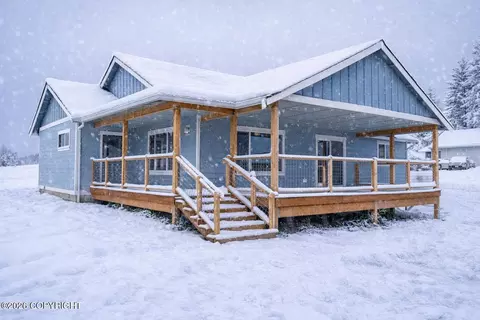 21617 E Quarah Lake Ave, Talkeetna, AK 99676