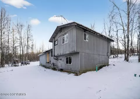 19535 Spruce Dr, Chugiak, AK 99567