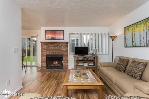 Living - 5132 E 26th Ave, Anchorage, AK 99508 photo 8 of 13