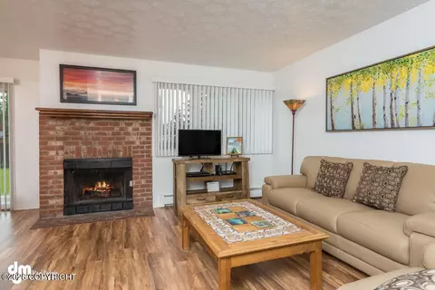 Living - 5132 E 26th Ave, Anchorage, AK 99508 photo 9 of 13