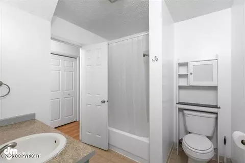 Bath - 5132 E 26th Ave, Anchorage, AK 99508 photo 3 of 9